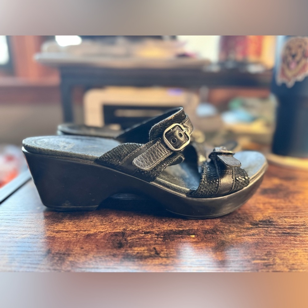 Dansko Jessie Black Lizard Print Leather Wedge Sandals Size 40 / 9.5-10